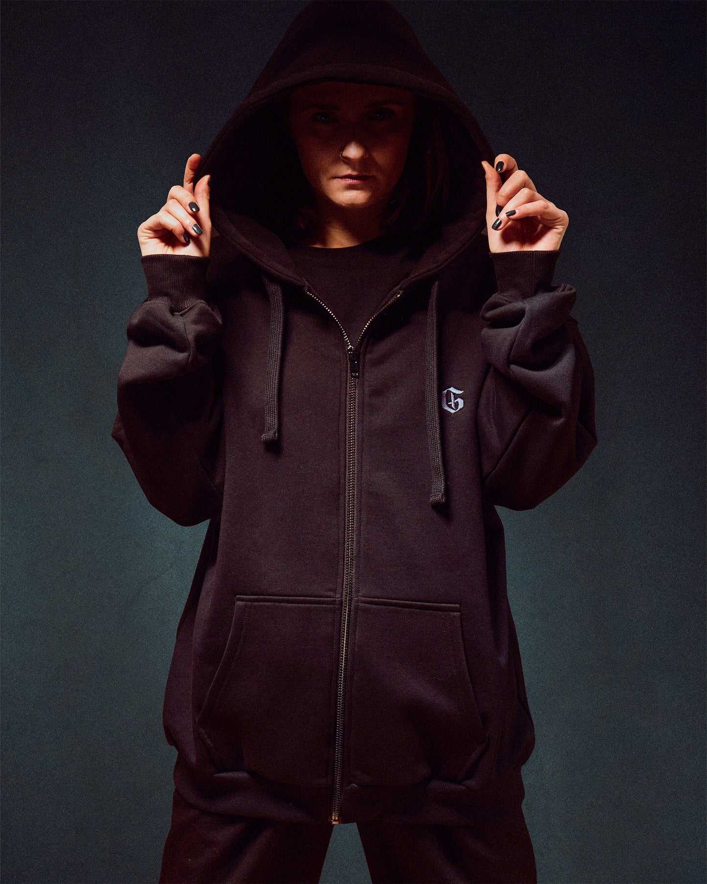 Her Black Noir Zipper